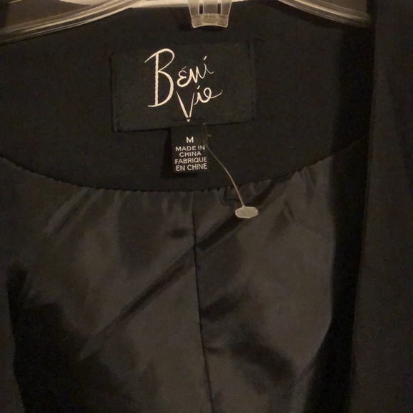 Beautiful black vest - Picture 3 of 4